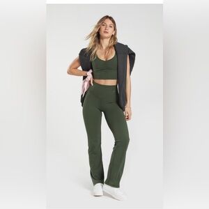 NWOT elevate FLARE pants GYMSHARK